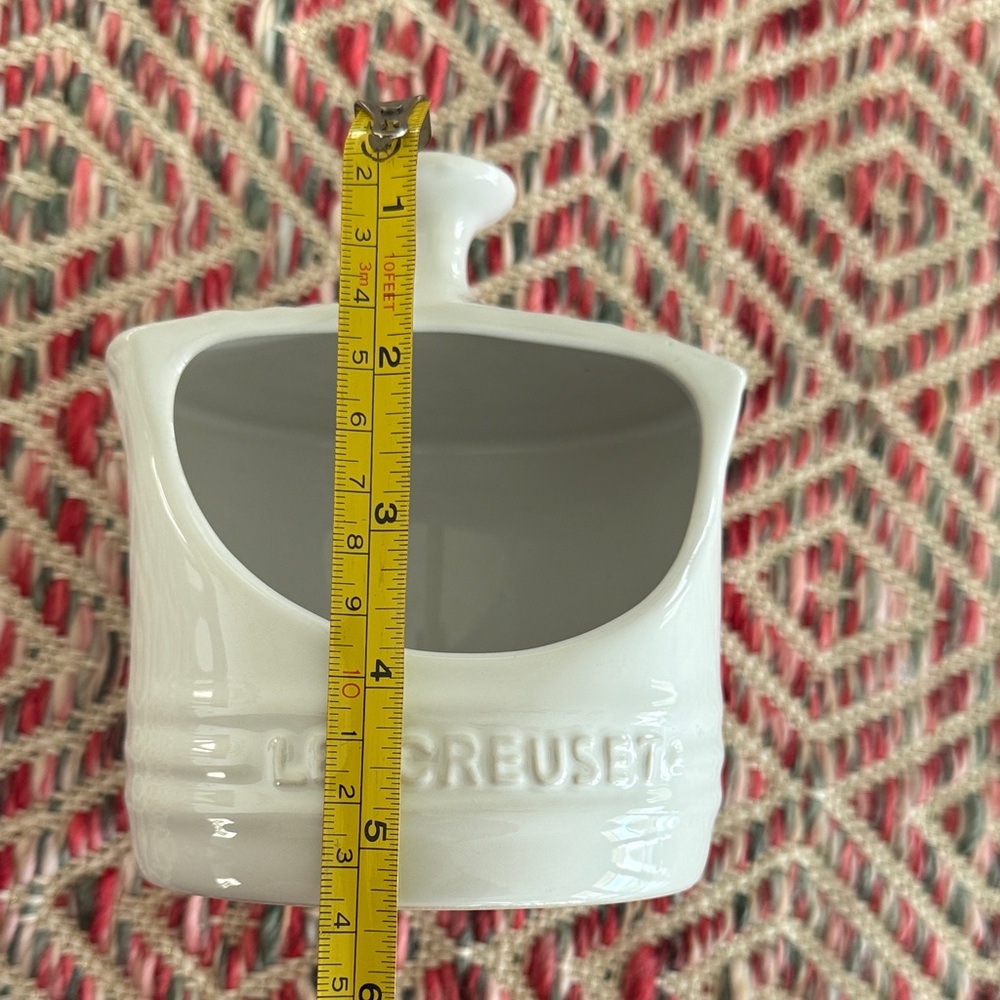 Le Creuset Classic White Salt Keeper Stoneware Crock - Picture 7 of 7